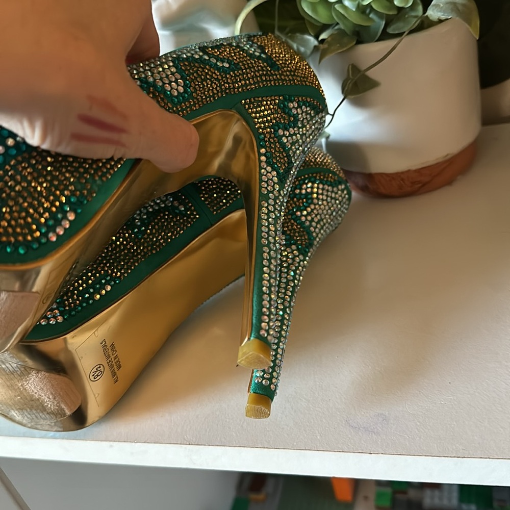 Alba 6.5” Bedazzled Heels Size 8.5 - Picture 12 of 12